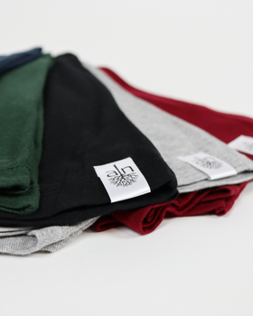 Nos t-shirt écologique sont soigneusement fabriqués afin de vous accompagner à travers vos journées. Qu'ils soit portés sous un veste ou chemise, ou qu'il soit porté seul, il saura vous accommoder.